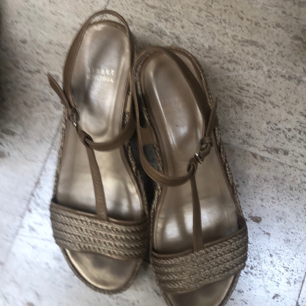 Stuart Weitzman 8.5 gold braid dtl wedge shoe